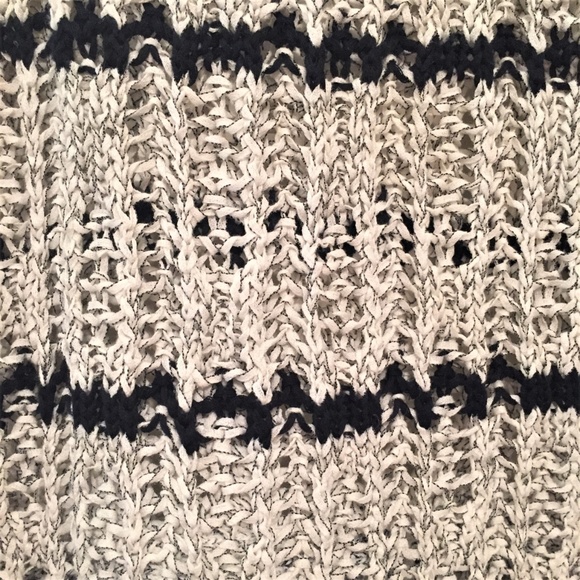 Graham & Spencer Arabel Sweater - Size M - Picture 4 of 7